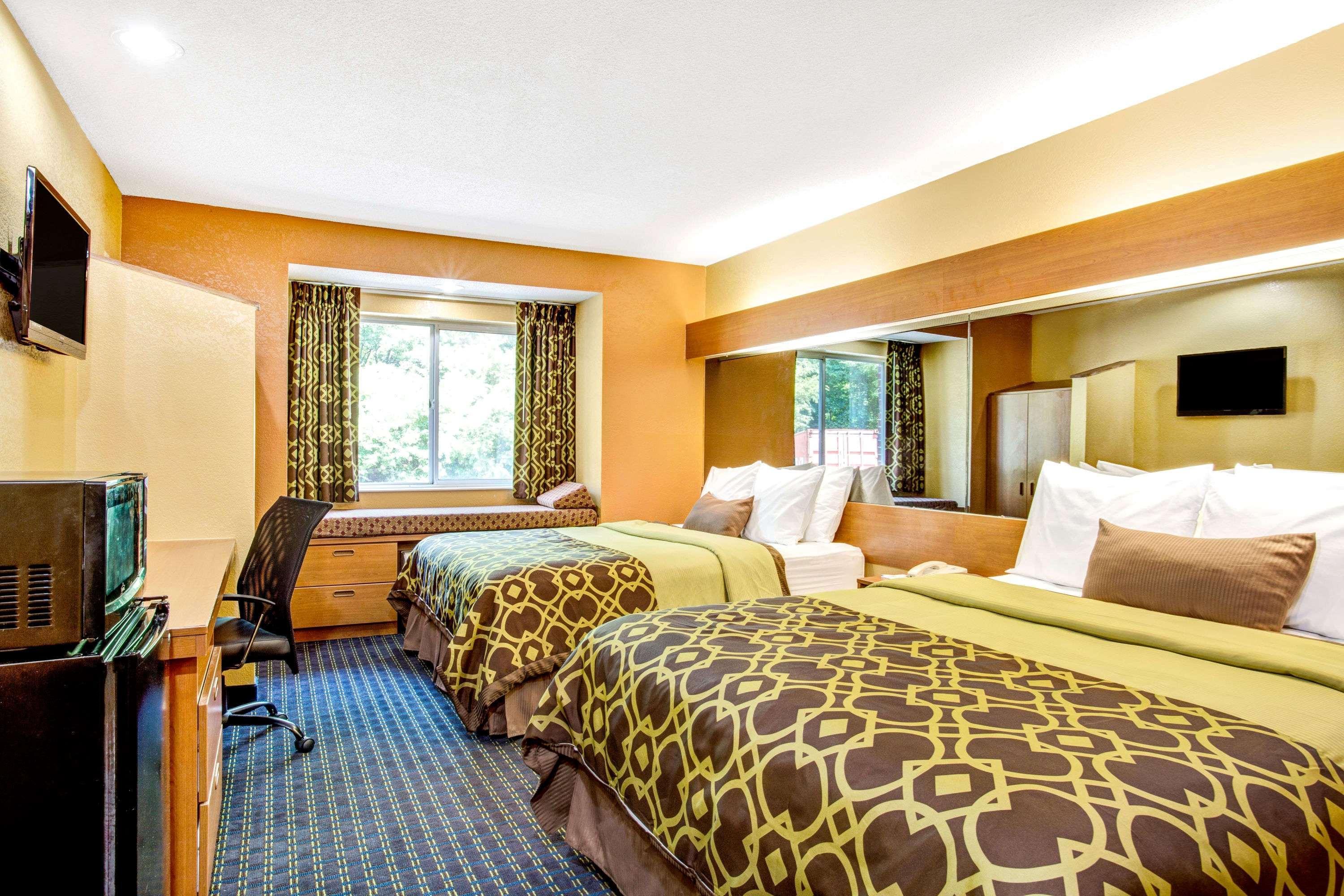 Microtel & 2*