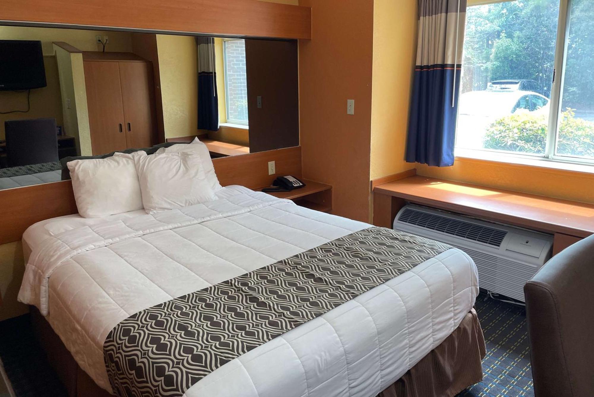 Microtel & 2*